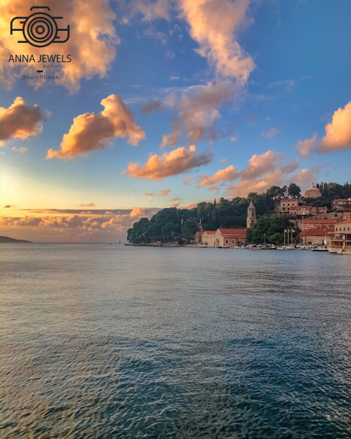 Cavtat - Croatia (by Anna Jewels (@earthpeek)) www.instagram.com/earthpeek/