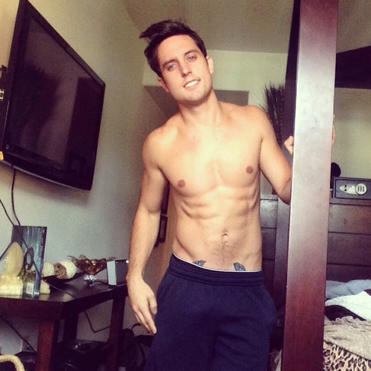 male-celebs-naked:  Sawyer Hartman.