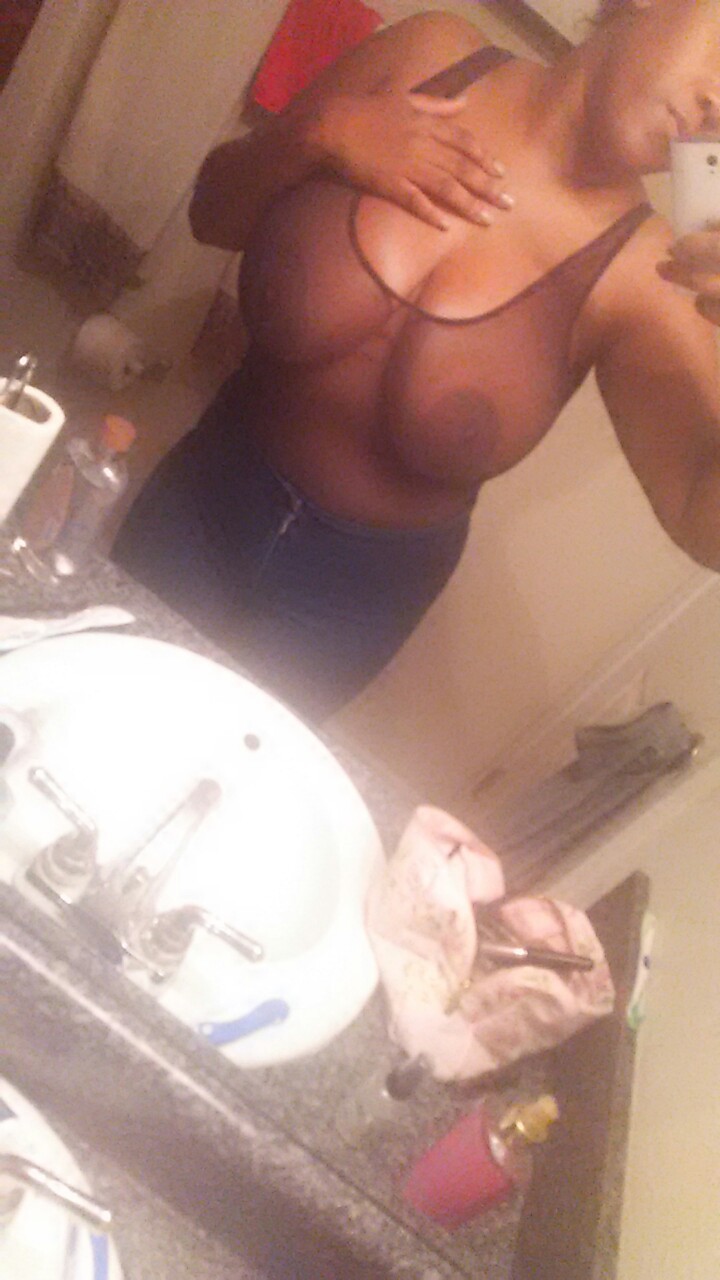 awkwardassbitch:  Just posin   Beautiful!!