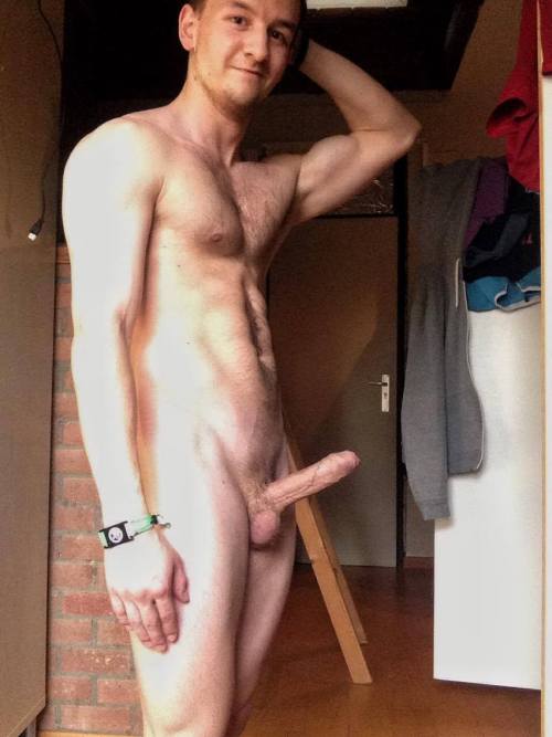 Sex brainjock:  Gymnast Eddie p. 3 pictures