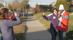 boogieknightrises:  magnius159:  &ldquo;Mayor Hodges dangerously flashed a gang sign with a known criminal&rdquo; —ABC reporter Jay Kolls Top notch journalism there ^^^ So good he started #pointergate No wait, he’s just a racist now being ridiculed