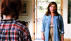 carlygreig:  The Parent Trap:   1961 vs 1998 (½) “You mean Sharon?” “Where did you hear about her?”                                                                                 