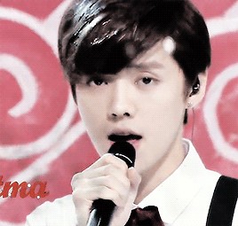 meiren-menglu:  Luhan x Christmas Day compilation…. 