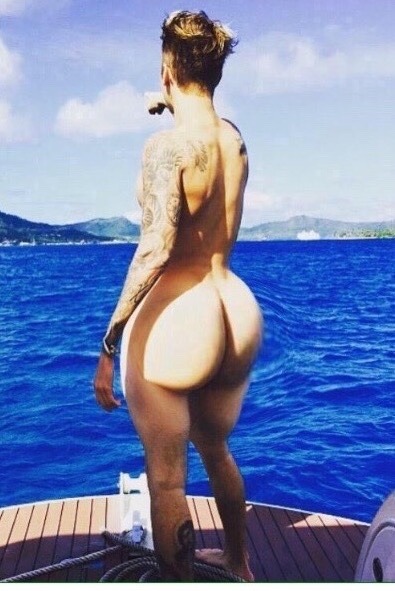 Justin bieber butt