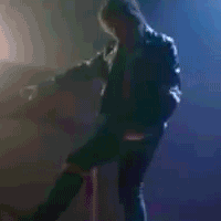 wakkakaruma:  shout out to julian doin his 5 signature dance moves   the “‘yess’ pull”  the “opening the door”   the “point towards you”  the “point to over there”  and ofc… the “serious music video stare” 