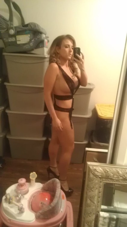 groovy-cougar-pictures:Name: Michelle Pictures: 52 Looking for: Men Naked pics: Yes. Home page: Clic