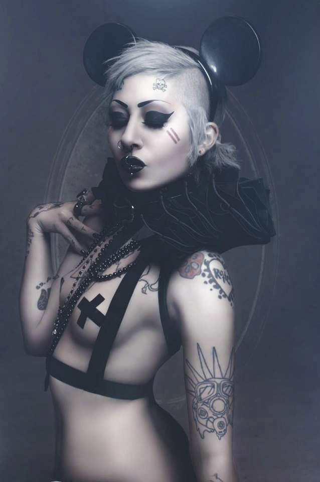 lerenardrouge77:  Photo by Redrum Pikchures  Wardrobe by Ferret Makeup by me Model