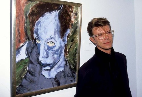 lady-stardust-rv:  David Bowie and his painting during Eduard Nakhamkin Fine Arts Gallery Benefiting