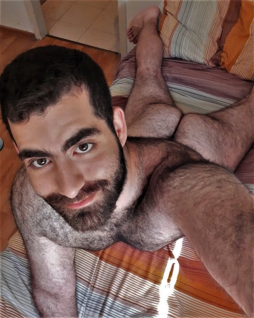 Porn huscularfur:  That hairy ass is just begging photos