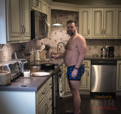 howlerslair:Tummy Tuesday cooking me some breakfast in my @bearskn underwear @howlerslair is my new 