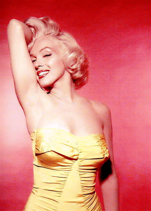 missingmarilyn: Marilyn Monroe photographed by Nick de Morgoli, 1953.