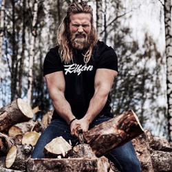 bluegirlbooks:  the-last-hair-bender:  scrapdragonstudio:  zhora-salome:  tarynel:  jaxblade:  mymodernmet:  Norwegian Navy Officer and International Heartthrob Bears Striking Resemblance to Thor  For some reason I want him to carry me places  Oh my God