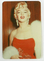 such-a-saint-but-such-a-whore:  adoreoldstyle: Marilyn Monroe  love her!