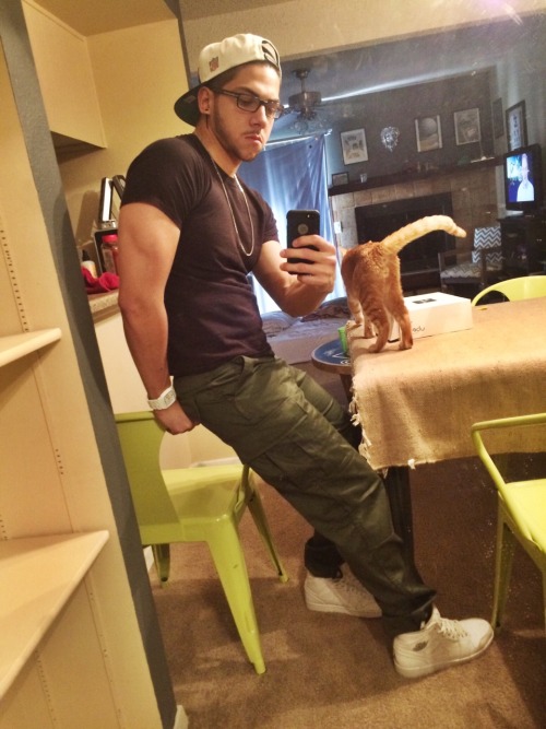alangcontreras:  neilpatrickyaris:  alangcontreras:  Kitty’s butthole  Jesus you’re getting thick buddy!  Yay! Glad you noticed. Getting closer to my goal. ☺️ neilpatrickyaris