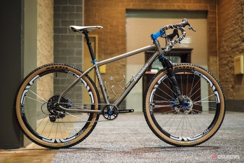 aces5050: (via Custom mountain and adventure bikes from NAHBS 2018 | CyclingTips)