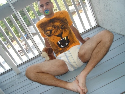 littlebabydee:  Yesterday was payday, so Daddy an’ I went clothes shopping~ Do you like my new shirts? =3 