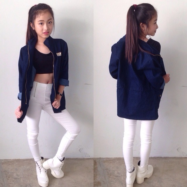 asiancumcollection:  Wow, lot of new followers. Here are more pictures of the girl