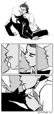 aceprosecuties:  milkdoggie:  Session  Mini fancomic of the laywer boyfriends making out. Heh heh.  —   ʷᵉᵇᶜᵒᵐᶦᶜ ⁻ ᵗʷᶦᵗᵗᵉʳ ⁻ ˢᵗᵒʳᵉ    @mesa-verde