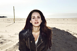 born to adore Lana Del Rey