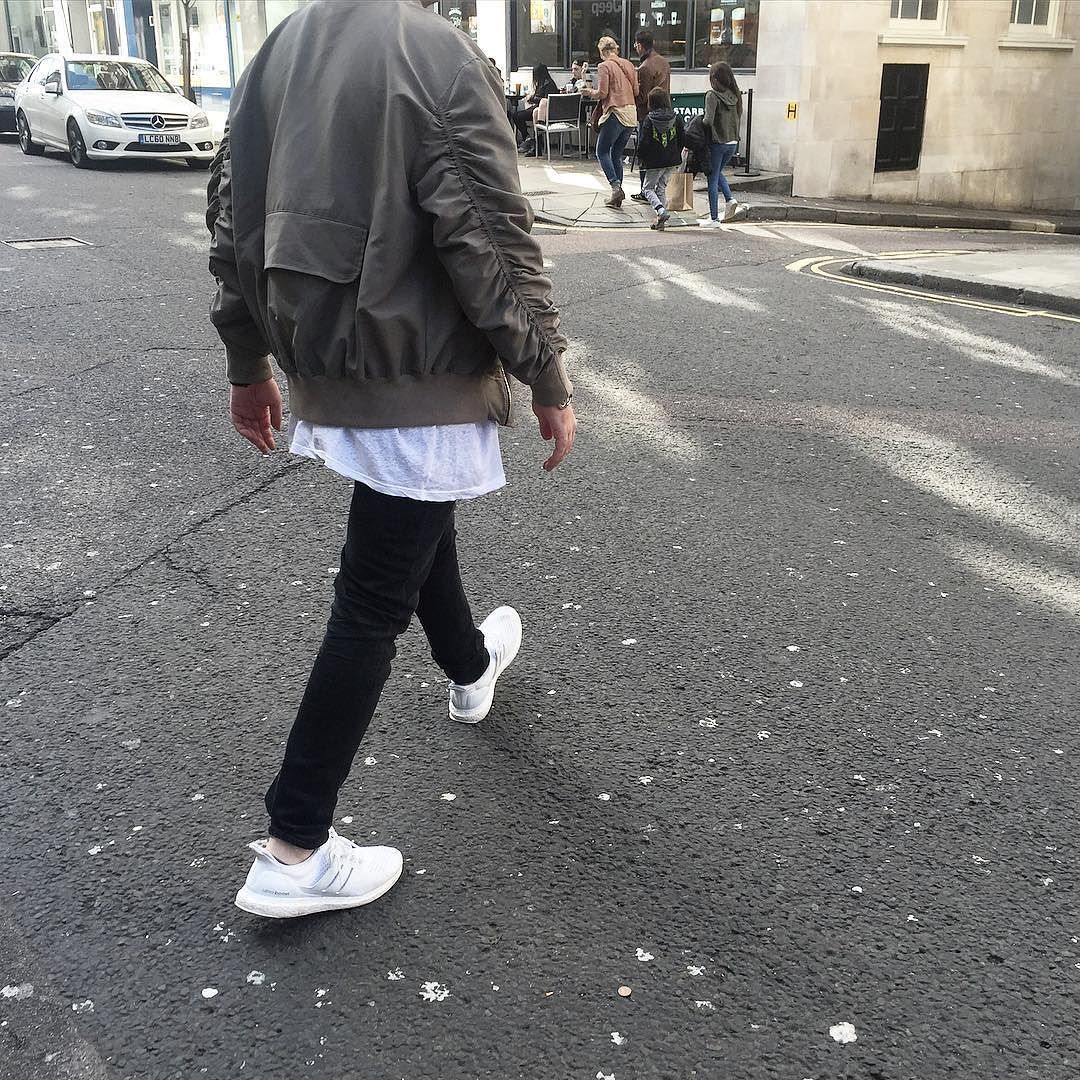 aquatty:
“hugomoreira:
“(via @louiskemsley on Instagram)
”
Daily streetwear over here @aquatty”