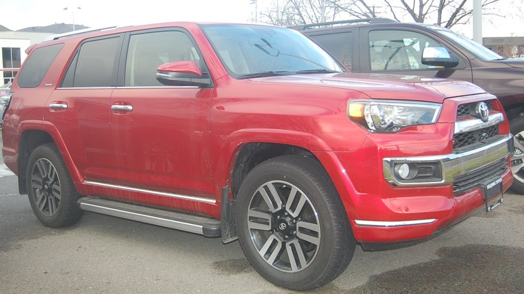 best3rowsuv:  2015 Toyota 4RunnerAwesome off road SUV with available 3 row seating