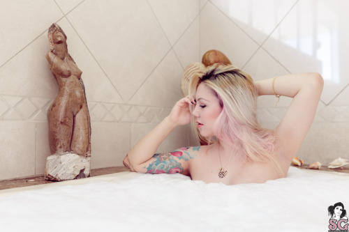 psicoticvision:  Jeh Suicide.   adult photos