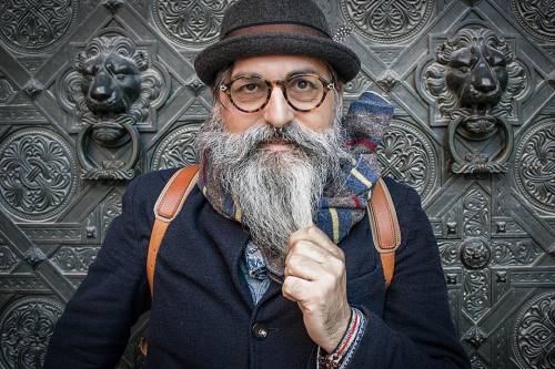 At the door of the cathederal of Basel! ph @glyphixx#geroldbrenner #beard #bearded #beardman #beardp