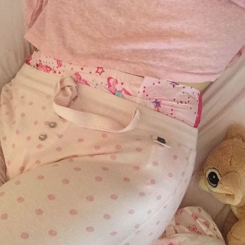 pierceddaddy:  aballycakes:  Princess pants! #abdl #diapergirl #ddlg  @little-lovely-knight 