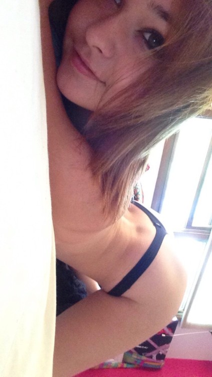 cyberkidinfluencer:  Amanda Wood From MIllis Ma her kik is AmandaWCheer She loves sending nudes! let