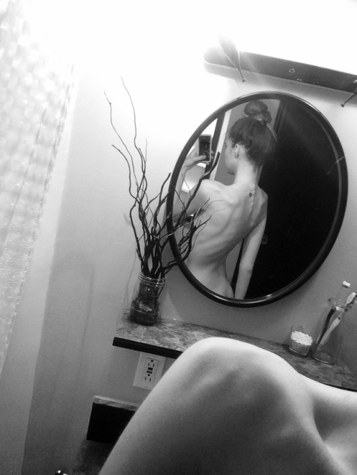lovinglyless: Body check