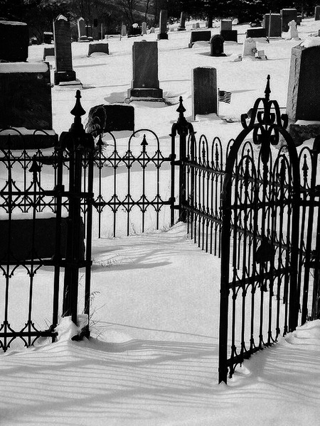your-red-coffin-awaits:  ❂