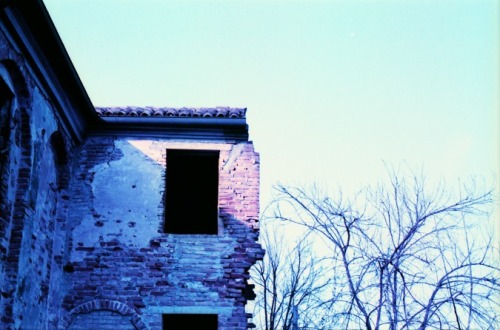 PURPLE RUINS Nikon F65 // Nikkor 50mm AF 1.8 //  Lomography LomoChrome Purple XR 100-400  http://www