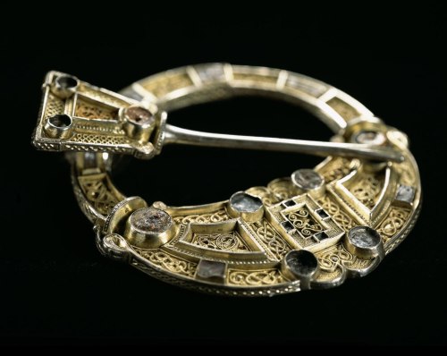 museum-of-artifacts:Celtic Hunterston Brooch, c. 700 AD