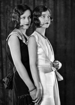 silent&ndash;era:  Sisters Loretta Young and Sally Blane c. 1928 