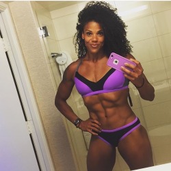 jaiking:  bowtielass:  fuckyeahcrossfit:  selfie game strong  👌🏾👌🏾muscle goals👌🏾👌🏾   Follow me at http://jaiking.tumblr.com/ You’ll be glad you did.Elizabeth!  Stunning goddess