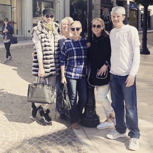 Weir’s family  #johnnyweircomeseurope #johnnyweircomesitaly#johnnyweir #johnnygweir #sparklingdiamon