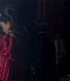 peremadeleine:Anne Boleyn meme  [1/9] costumes↠ Red gown with gold embroidery (1x06)