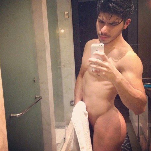 beimaschi:  Instagram: ottonielyanez