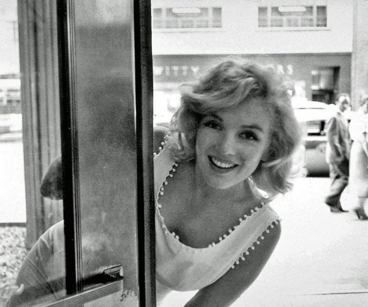 themarilynmonroefanatic — Marylin Monroe photographed by Sam Shaw in New...