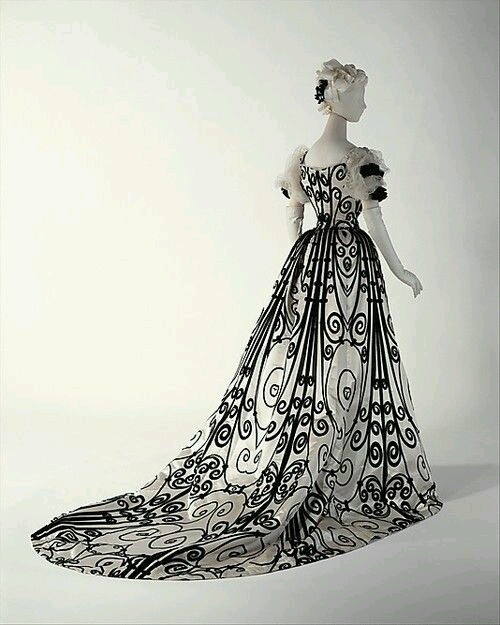 fashionologyextraordinaire: Evening Dress by Jean-Philippe Worth, 1898 - 1900 The Metropolitan Museu