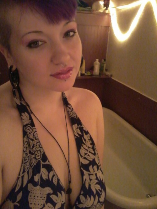 acidkittiegoddess:  Nya septum septum septum yay 