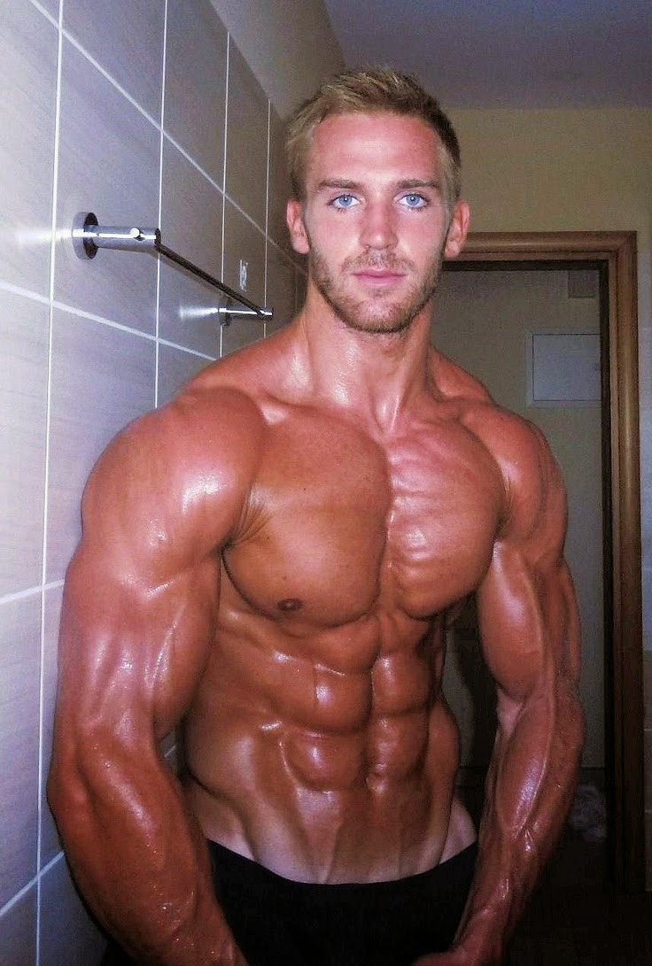 jezebelsboys:  Adam Charlton. Major hottie. 