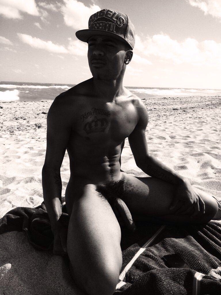 black-dicks-r-us:  HORNY FOR BLACK DICK? There are over 10,000 Black Gay Videos @