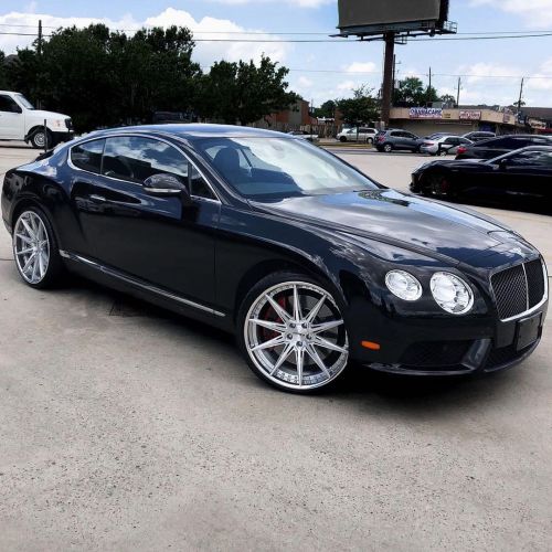 Bentley GT on 22” @gfgwheels FM-21z Wheels by @twmhtx  #bentley #giovannawheels #giovanna #gfg