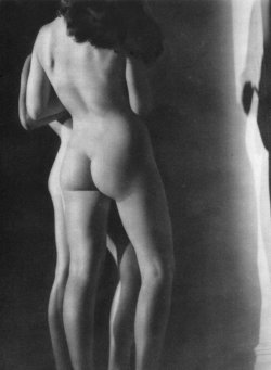 fragrantblossoms:   Andre de Dienes, Nude, 1949.   