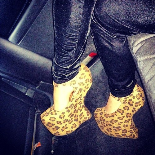 fashion-nd-badbitches:  ღғaѕнιon&вadвιтcнeѕღ 