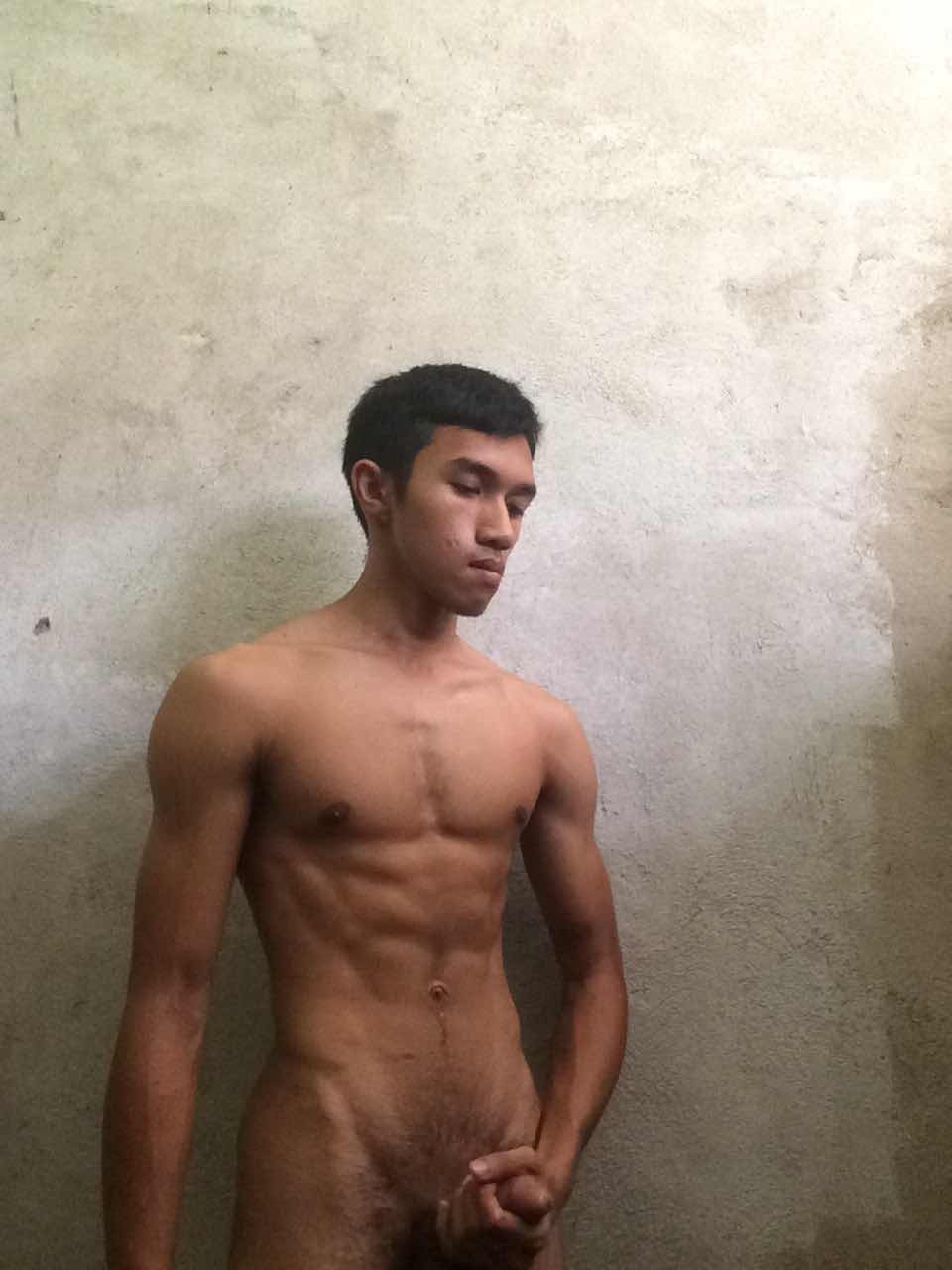 hakimkecil5:  Part 2. Nak tengok mamat hensem ni melancap sampai pancut? - Reblog
