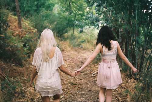 supertrampings:  Captive Louise & Goldielocks 3 by luisacativo on Flickr. 