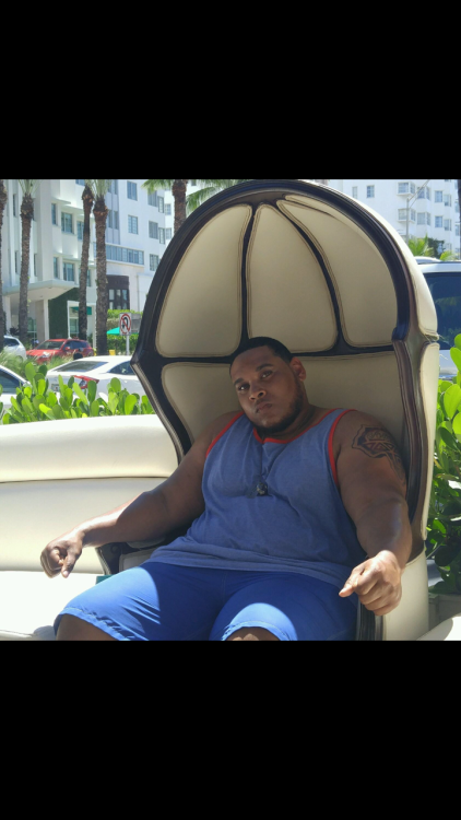 ridinhanzsolo:  First submissions on Big Guy Appreciation Day
