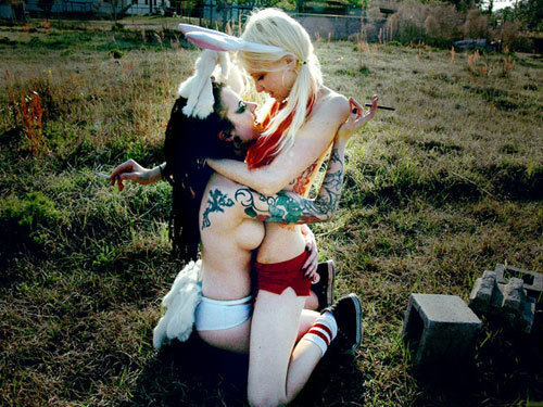 sexyinkgirls-mmm-so-nice:  sexyinkgirls-mmm-so-nice
